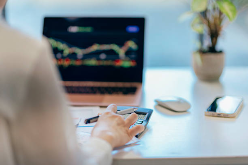 How ROI Calculators Help Analyze Crypto Trading Performance Online